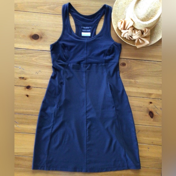 COLUMBIA, LIKE NEW! OMNI SHADE RACERBACK SUN PROTECTIVE SPORT DRESS BLACK - Picture 10 of 10